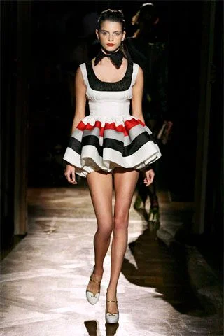 Look 18